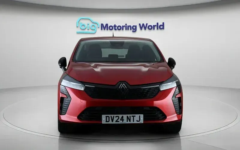 Used Renault Clio Evolution 90 HP (66 kW) 2024 Red Hatchback