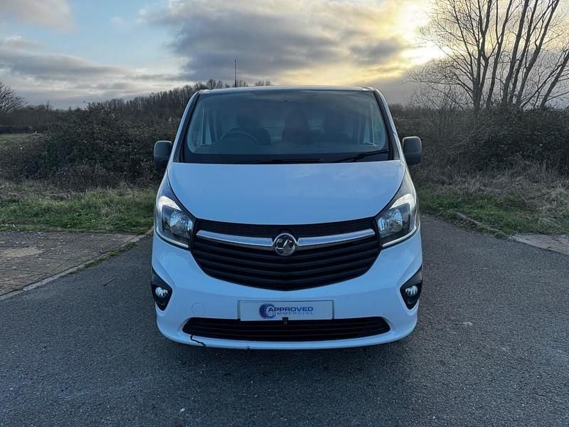 Used Vauxhall Vivaro Sportive 120 HP (88 kW) 2018 White