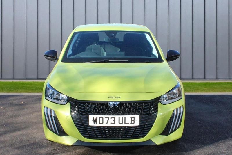 Used Peugeot 208 Active 99 HP (72 kW) 2024 Yellow Hatchback