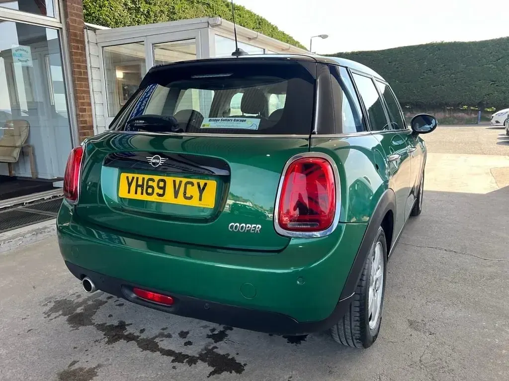 Used Mini Cooper Classic 136 HP (100 kW) 2019 Green Hatchback