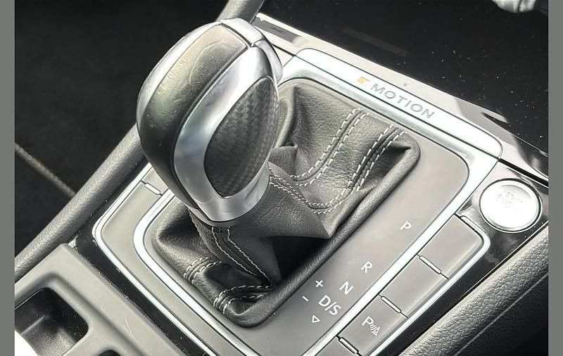Second-hand VW Golf VIII R 296 CP (217 kW) 2020 Alb Break