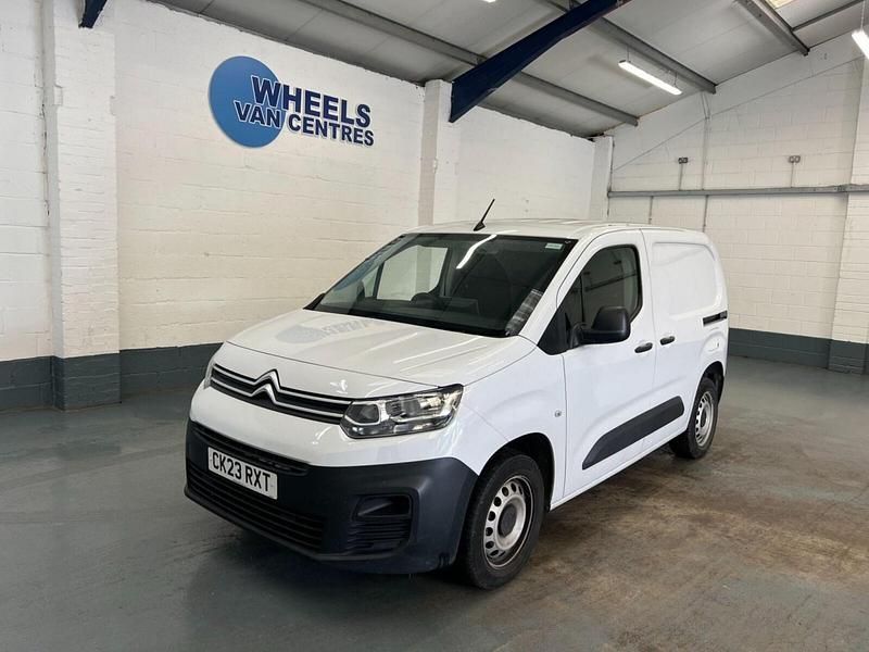 White Used 2023 Citroën Berlingo MPV | £12,490 (Fair price) - Image 1/4
