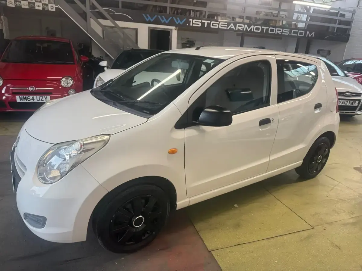 Używany Suzuki Alto 68 KM (50 kW) 2015 Biały Hatchback