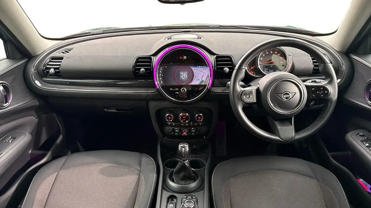 Used Mini Cooper Clubman Classic 134 HP (98 kW) 2022 Green Estate