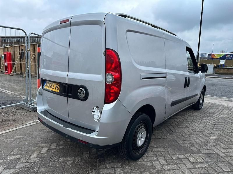 Used Vauxhall Combo Sportive 95 HP (69 kW) 2016 Silver MPV