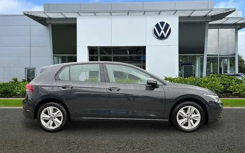 Used VW Golf VIII Life 131 HP (96 kW) 2024 Grey Hatchback