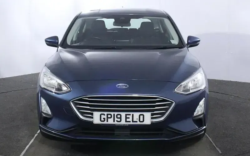 Used Ford Focus Zetec 125 HP (91 kW) 2019 Blue Hatchback