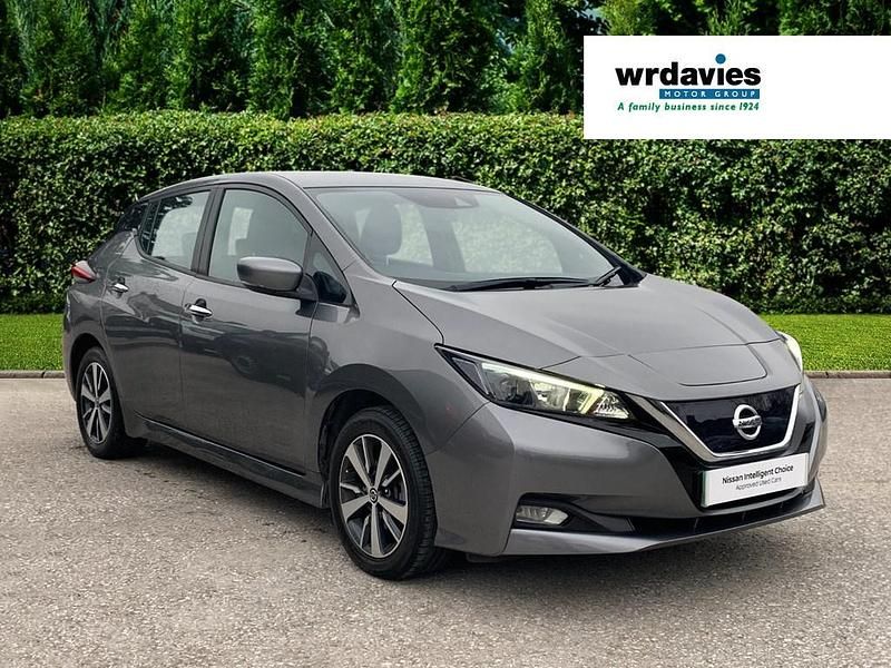 Used Nissan Leaf Acenta 110 kW (150 HP) 2020 Grey Hatchback