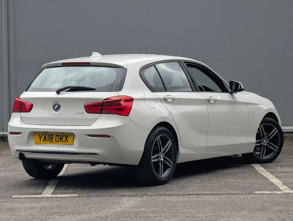 Used BMW 118 Sport Line 2018 White Hatchback