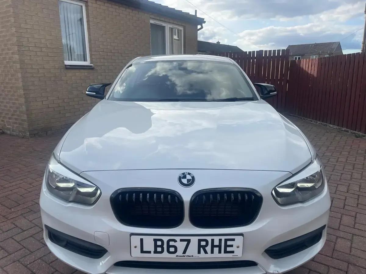 Used BMW 118 Comfort Edition 2018 White Hatchback