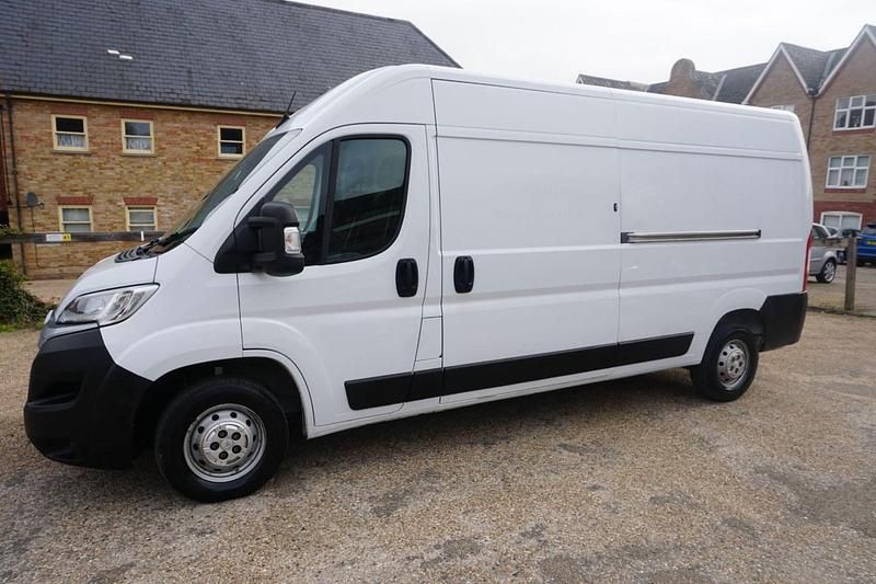 Used Citroën Relay 140 HP (102 kW) 2022 White Van