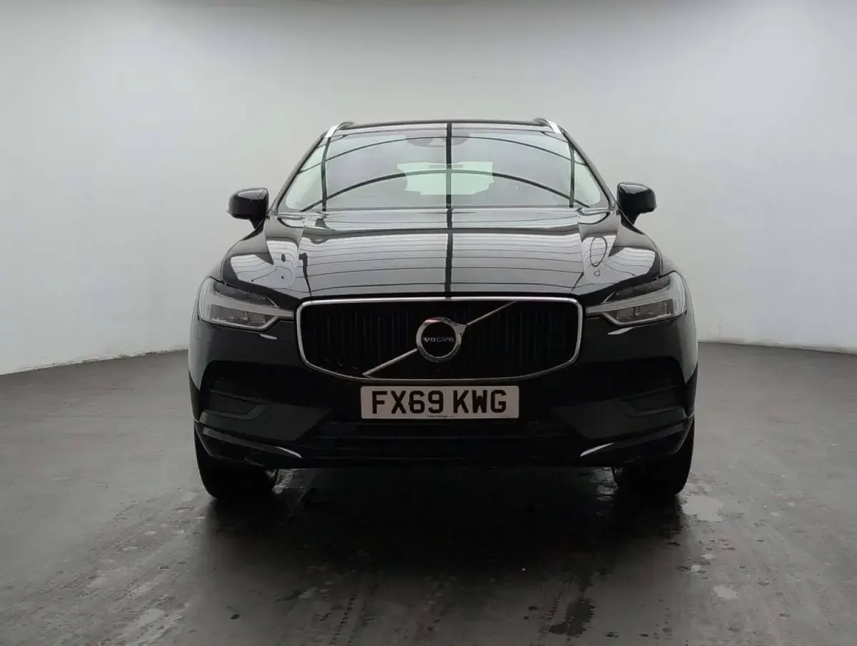 Used Volvo XC60 Momentum 2019 Black SUV