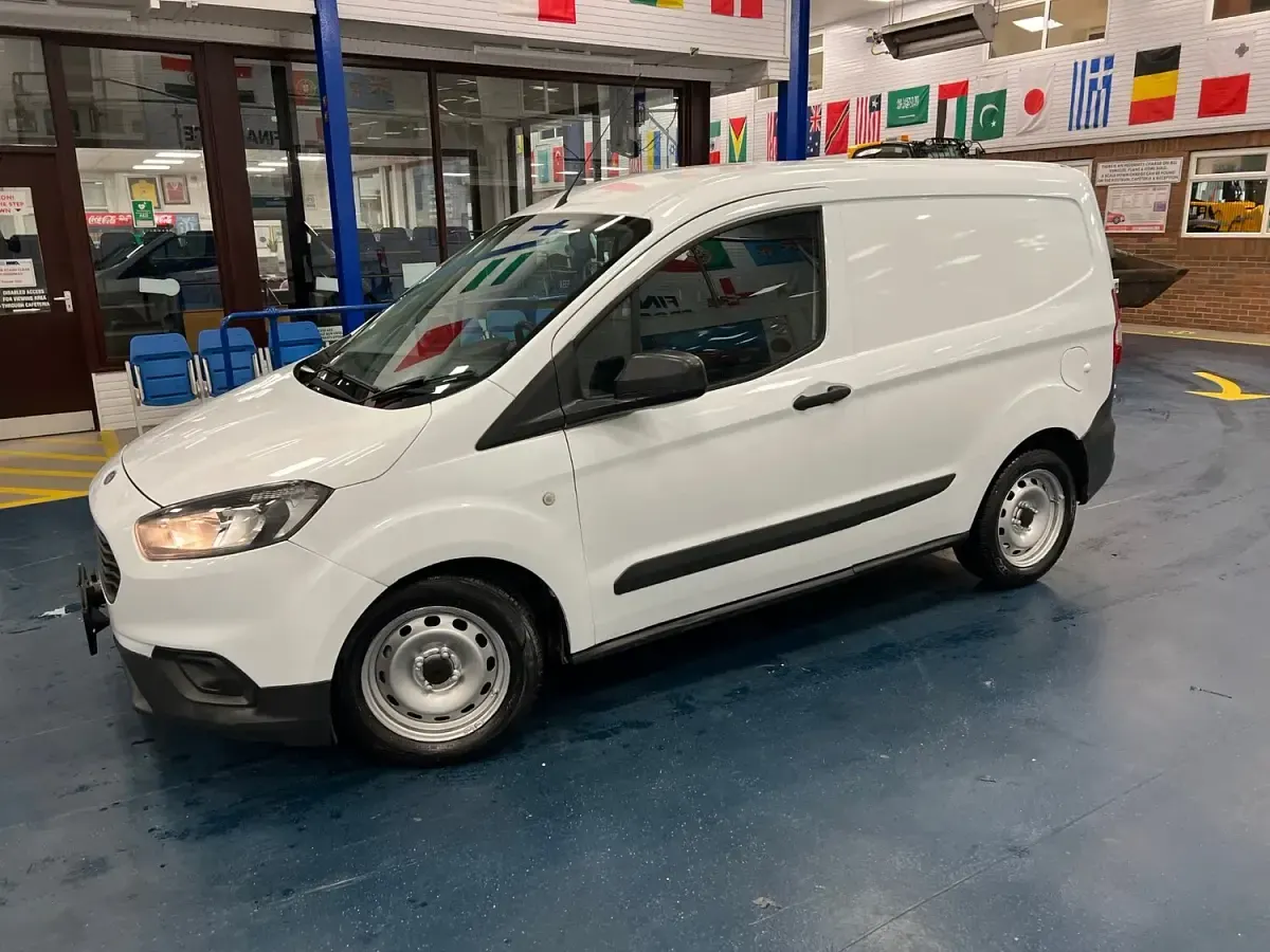 Used Ford Transit 100 HP (73 kW) 2021 White Van