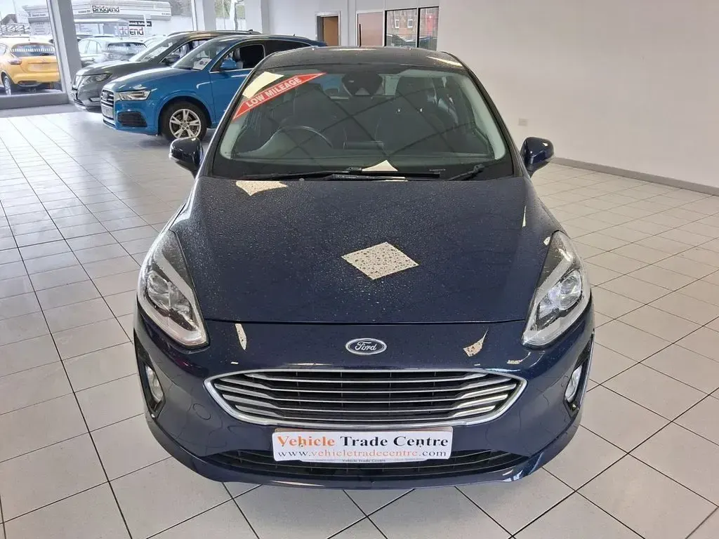 Używany Ford Fiesta Zetec 85 KM (62 kW) 2019 Niebieski Hatchback