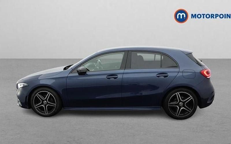 Used Mercedes A180 Executive 136 HP (100 kW) 2022 Blue Hatchback