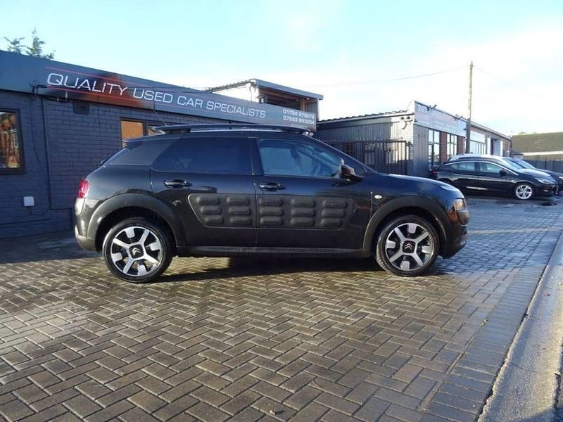 Used Citroën C4 Cactus Flair 82 HP (60 kW) 2016 Black Hatchback