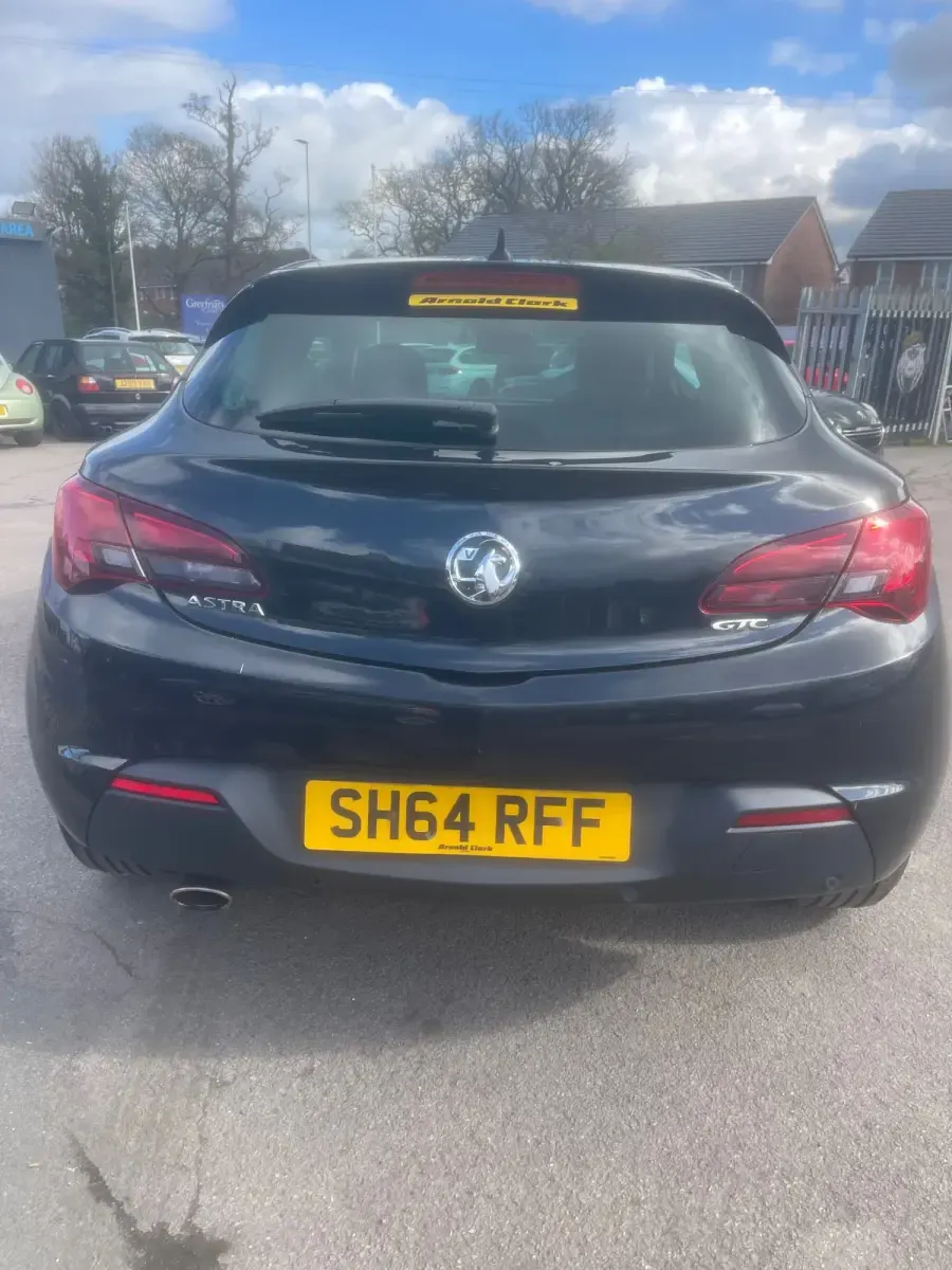 Second-hand Vauxhall Astra GTC SRi 2014 Negru Hatchback