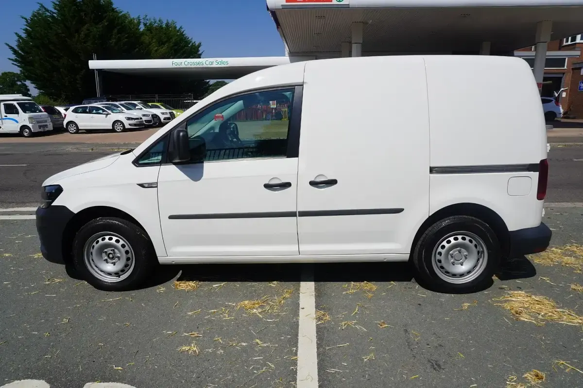 Used VW Caddy Startline 102 HP (75 kW) 2016 White MPV