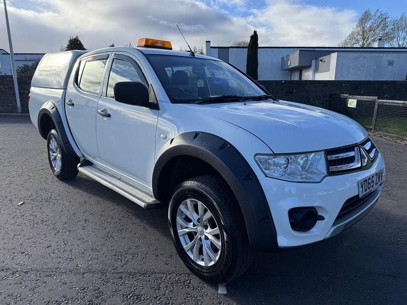 White Used 2015 Mitsubishi L200 Pickup | £8,495 (Expensive) - Image 1/4