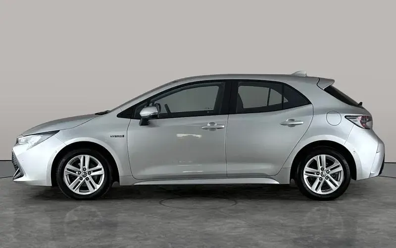 Used Toyota Corolla 122 HP (89 kW) 2021 Silver Hatchback