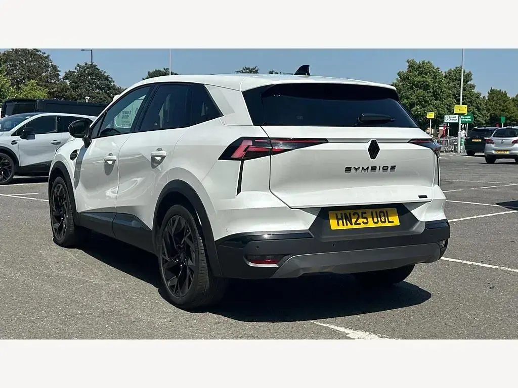 Used Renault Symbioz Iconic Esprit Alpine 143 HP (105 kW) 2025 White  SUV