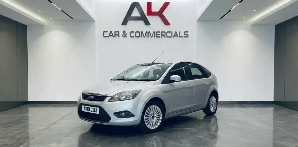 Używany Ford Focus Titanium 136 KM (100 kW) 2010 Srebrny Hatchback