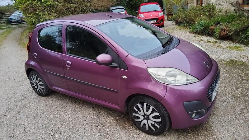 Used Peugeot 107 Active 68 HP (50 kW) 2012 Purple Hatchback