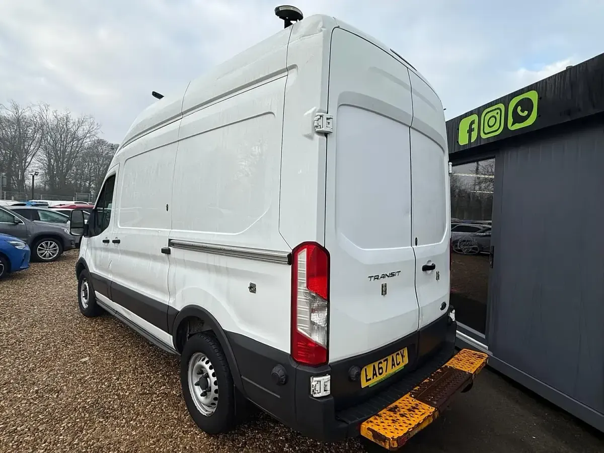 Used Ford Transit 130 HP (95 kW) 2018 White Van