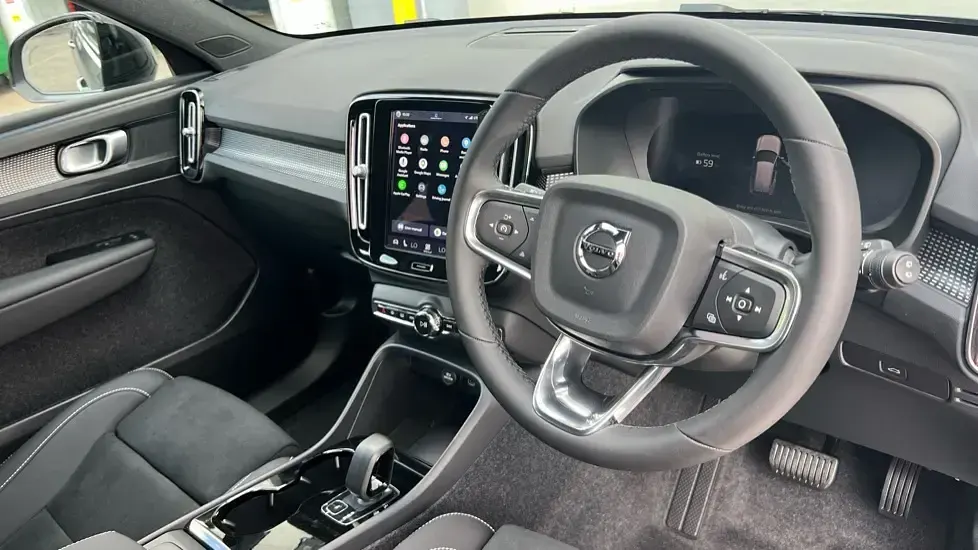 New Volvo EX40 Plus 185 kW (252 HP) 2026 Blue SUV