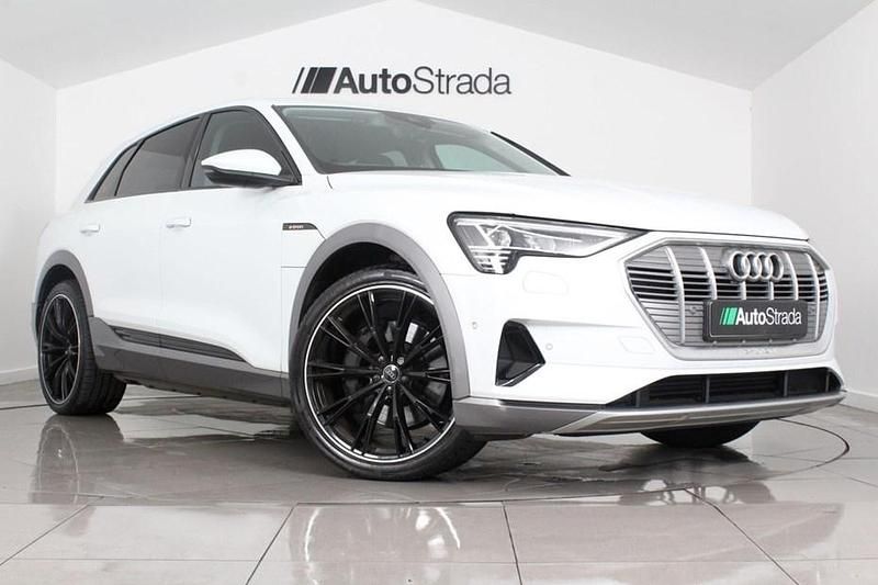 White Used 2020 Audi e-tron Comfort SUV | £17,449 (Fair price) - Image 1/1