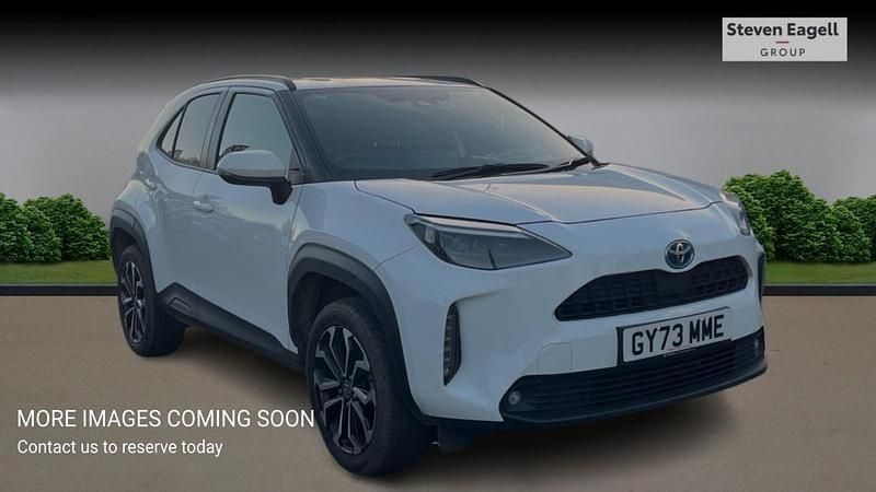 Used Toyota Yaris Hybrid Design 2023 White Hatchback