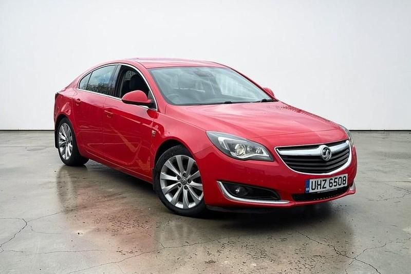 Used Vauxhall Insignia Elite 136 HP (100 kW) 2016 Red Hatchback