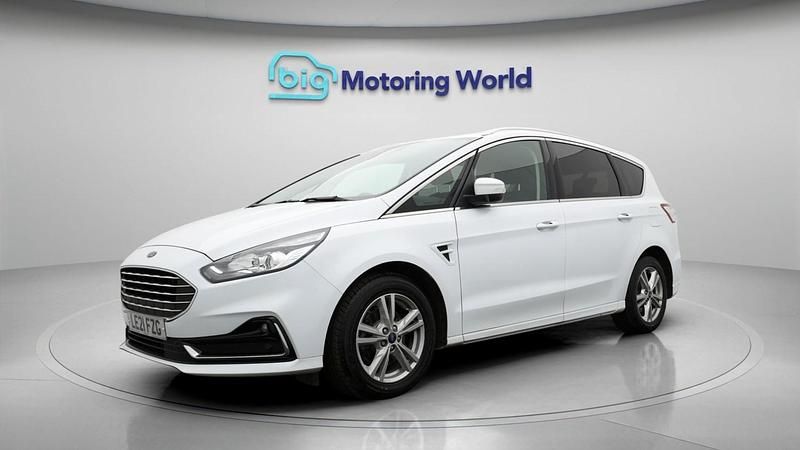 Used Ford S-MAX Titanium 150 HP (110 kW) 2021 White MPV