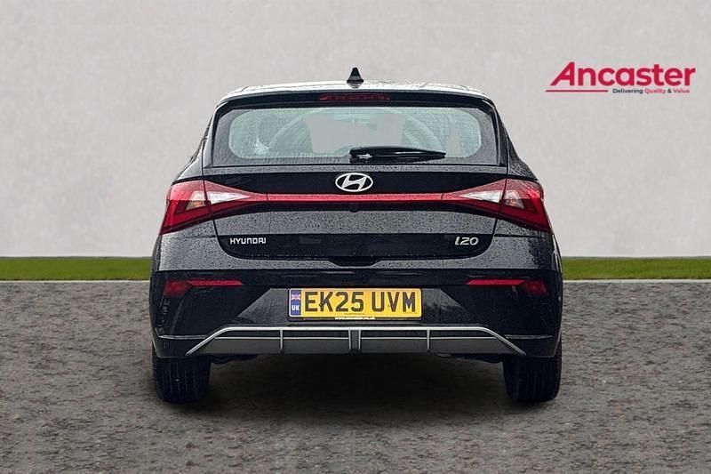 Used Hyundai i20 Advanced 90 HP (66 kW) 2025 Black Hatchback