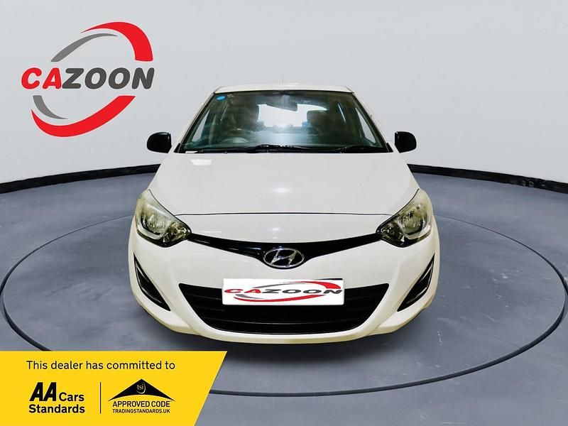 Used Hyundai i20 Classic 2013 White Hatchback