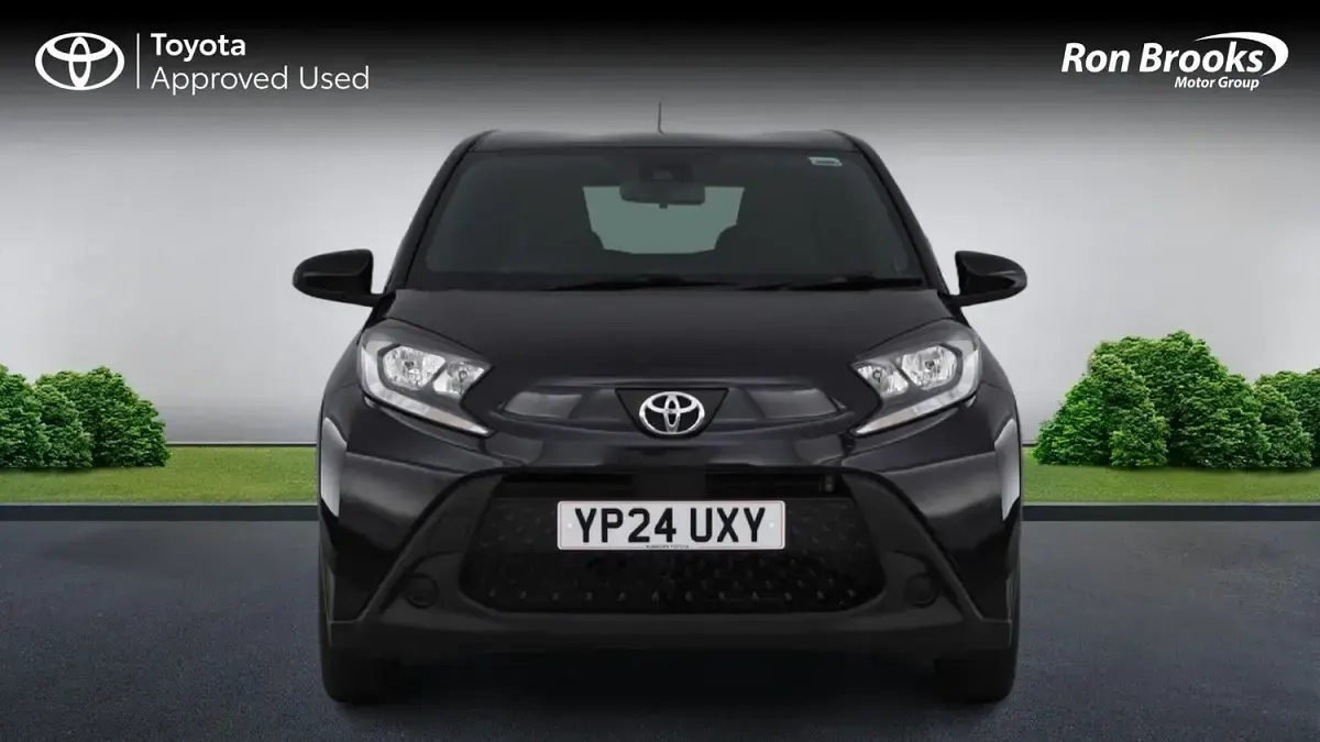Used Toyota Aygo X PURE 72 HP (52 kW) 2024 Black SUV