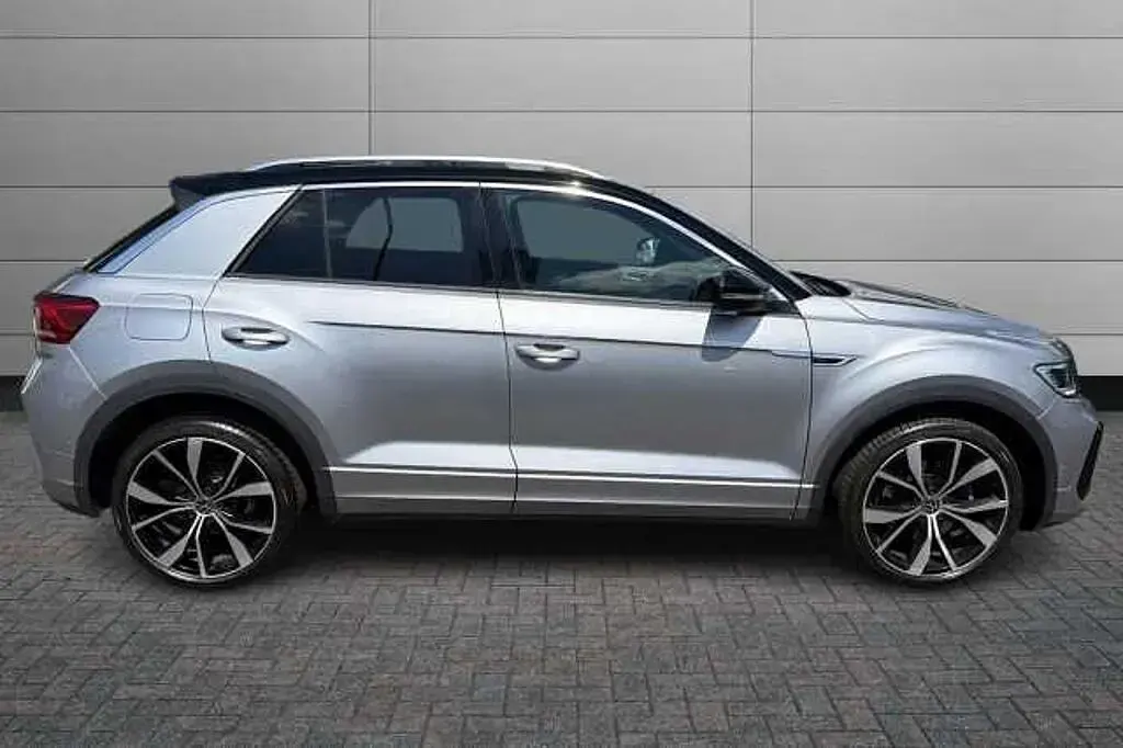 Used VW T-Roc R-line 150 HP (110 kW) 2023 Pyrite silver SUV