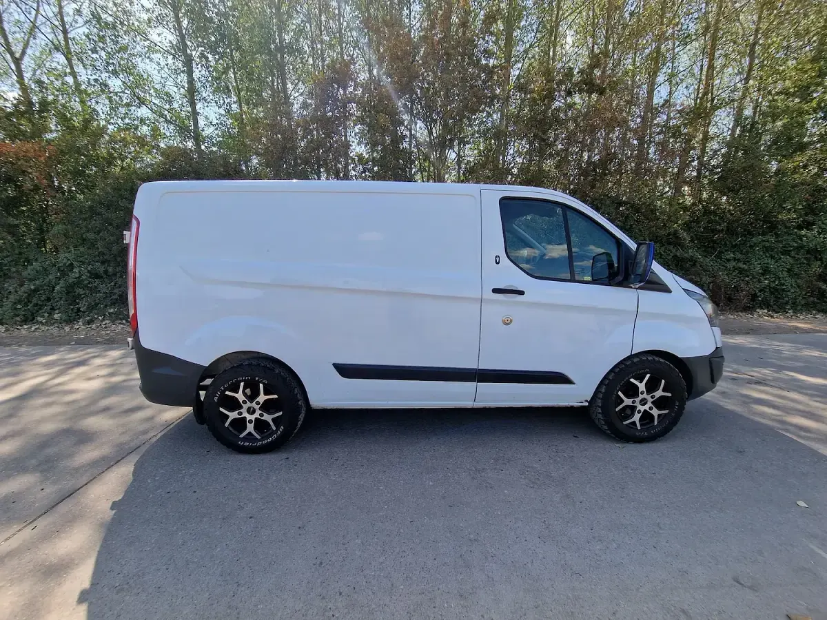 Used Ford Transit Custom 100 HP (73 kW) 2015 White Van
