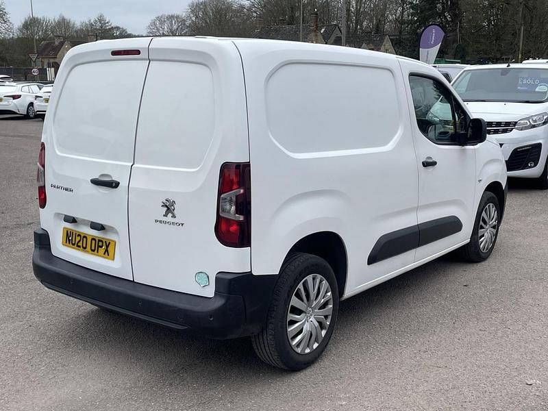 Used Peugeot Partner 100 HP (73 kW) 2020 White MPV