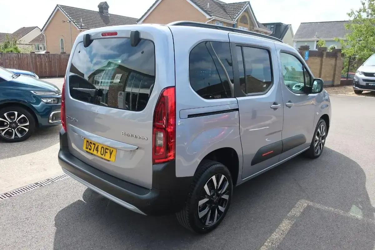Used Citroën Berlingo 128 HP (94 kW) 2024 Grey MPV