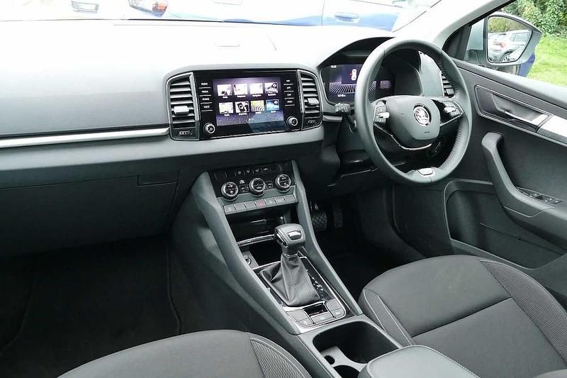 Used Skoda Karoq SE Drive 147 HP (108 kW) 2023 Brilliant silver metallic SUV