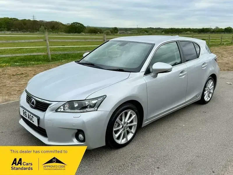 Used Lexus CT200h 136 HP (100 kW) 2011 Silver Hatchback