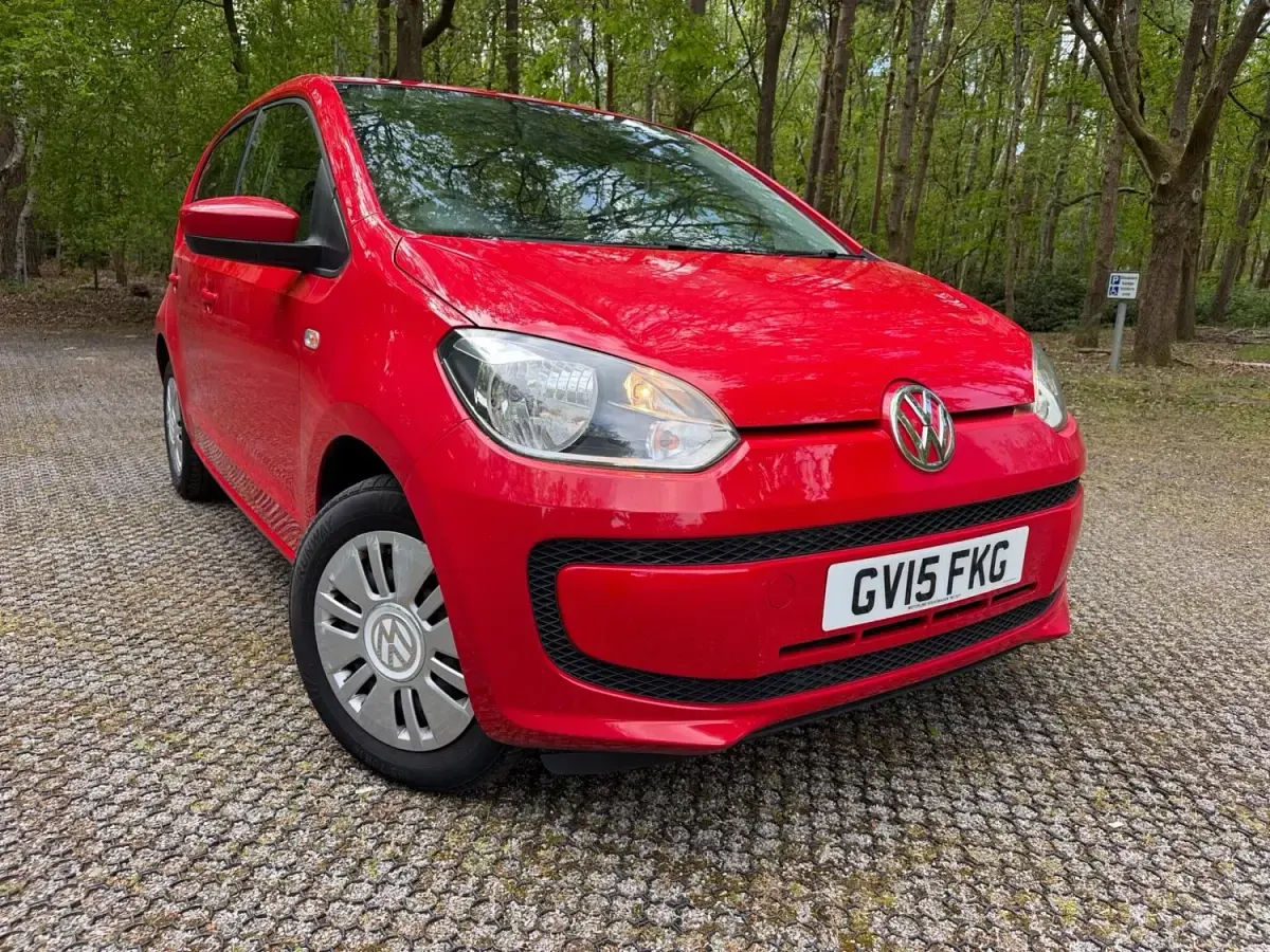 Begagnad VW up! move up! 60 HK (44 kW) 2015 Röd Halvkombi