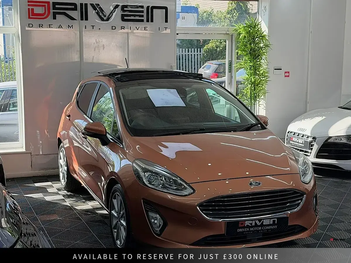Używany Ford Fiesta Titanium 2018 Brązowy Hatchback