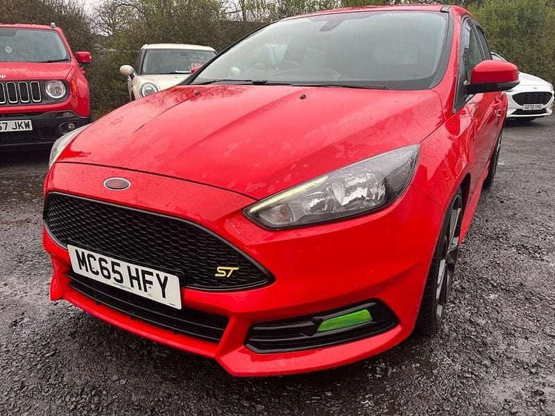 Used Ford Focus ST 2015 Red Hatchback