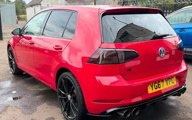 Used VW Golf VII SE 125 HP (91 kW) 2017 Red Hatchback