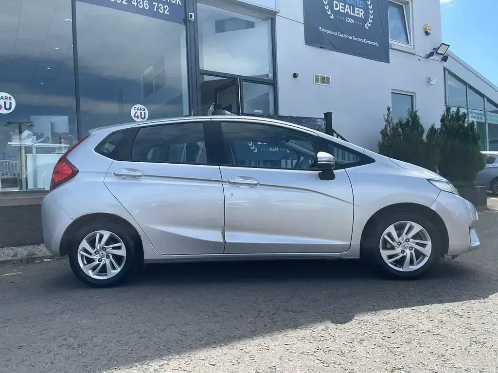 Used Honda Jazz SE 102 HP (75 kW) 2016 Silver Hatchback