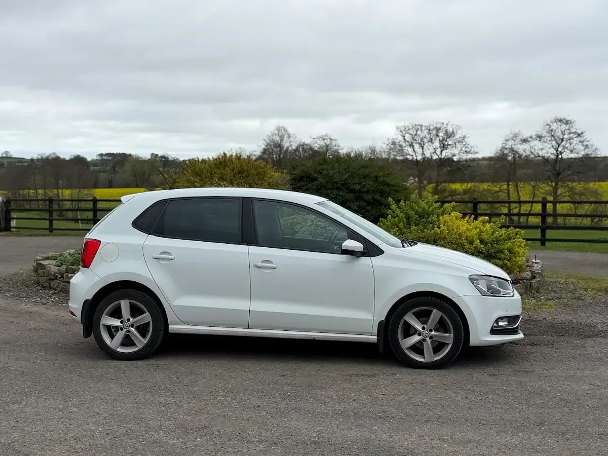 Used VW Polo SEL 90 HP (66 kW) 2014 White Hatchback