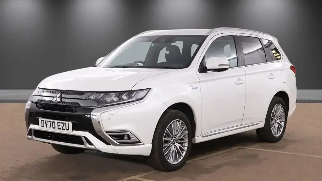Used Mitsubishi Outlander P-HEV 224 HP (164 kW) 2020 White Estate