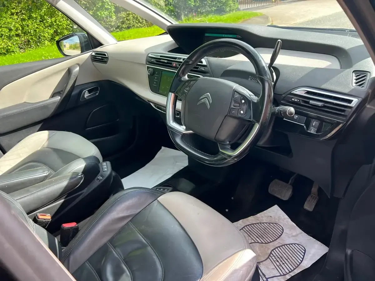 Used Citroën Grand C4 Picasso Flair 2017 Black MPV